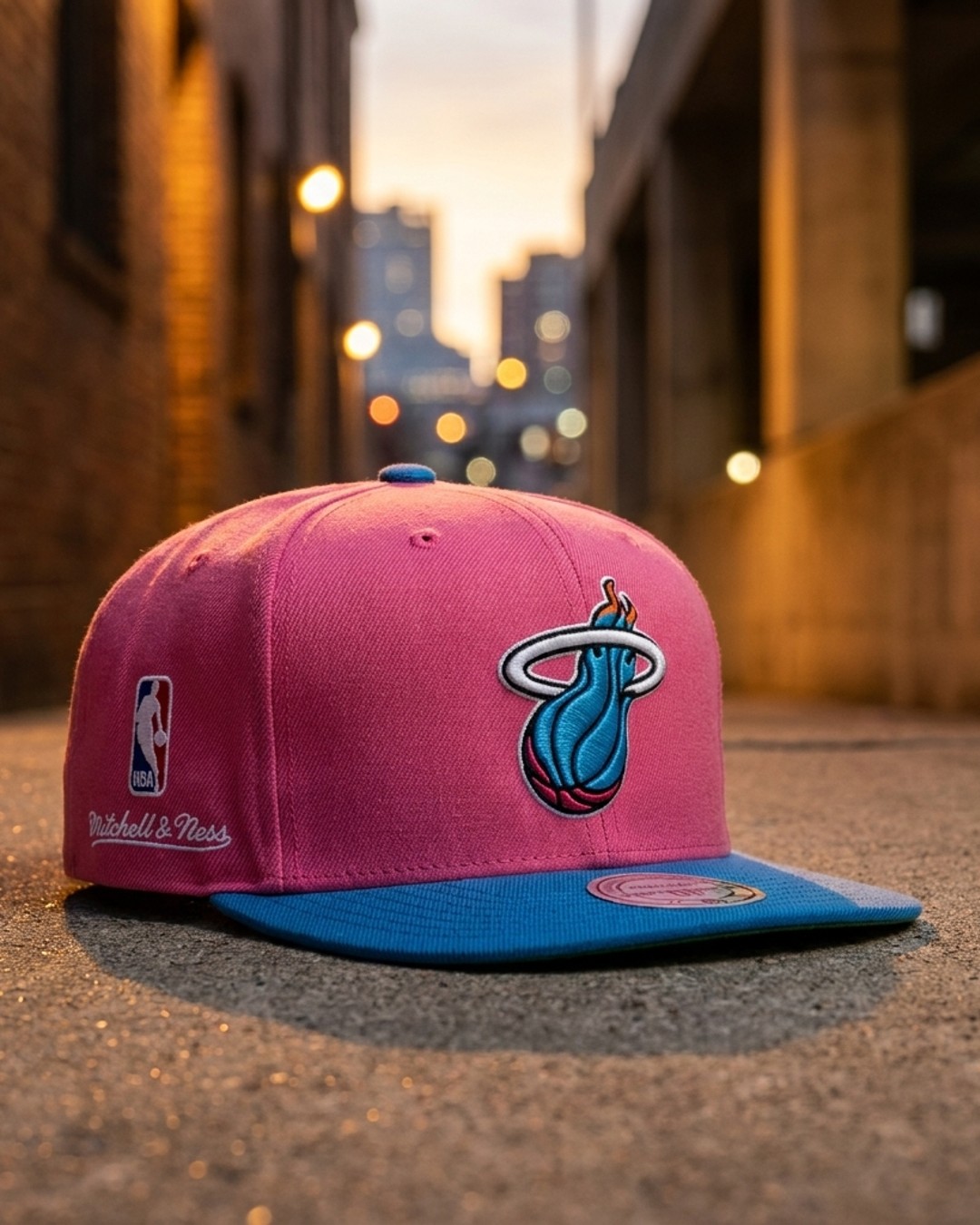 Miami Heat Mitchell & Ness Snapback - Vice City Pink